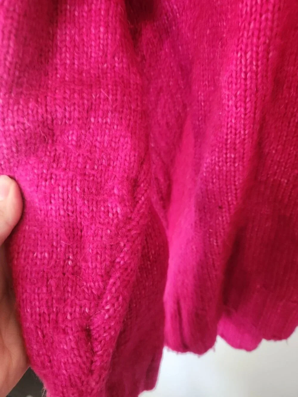 Zara Knit Women's Sz. M Bright Pink Oversized Sweater W/ Fuzzy Pockets - Picture 6 of 6